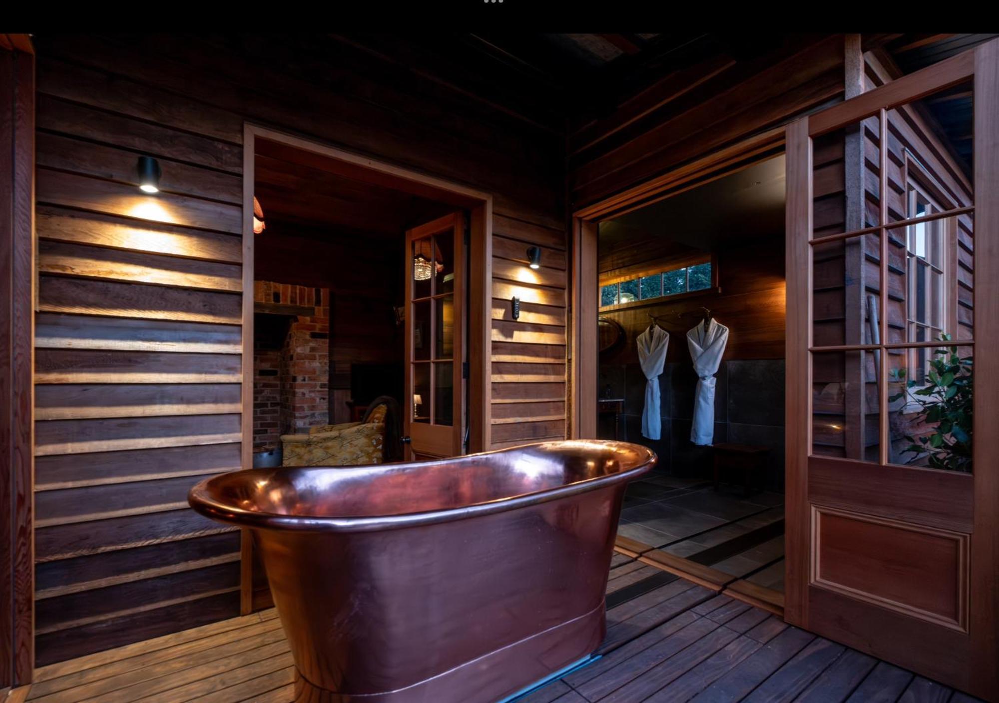Old Bishop's Quarters Aparthotel 4*